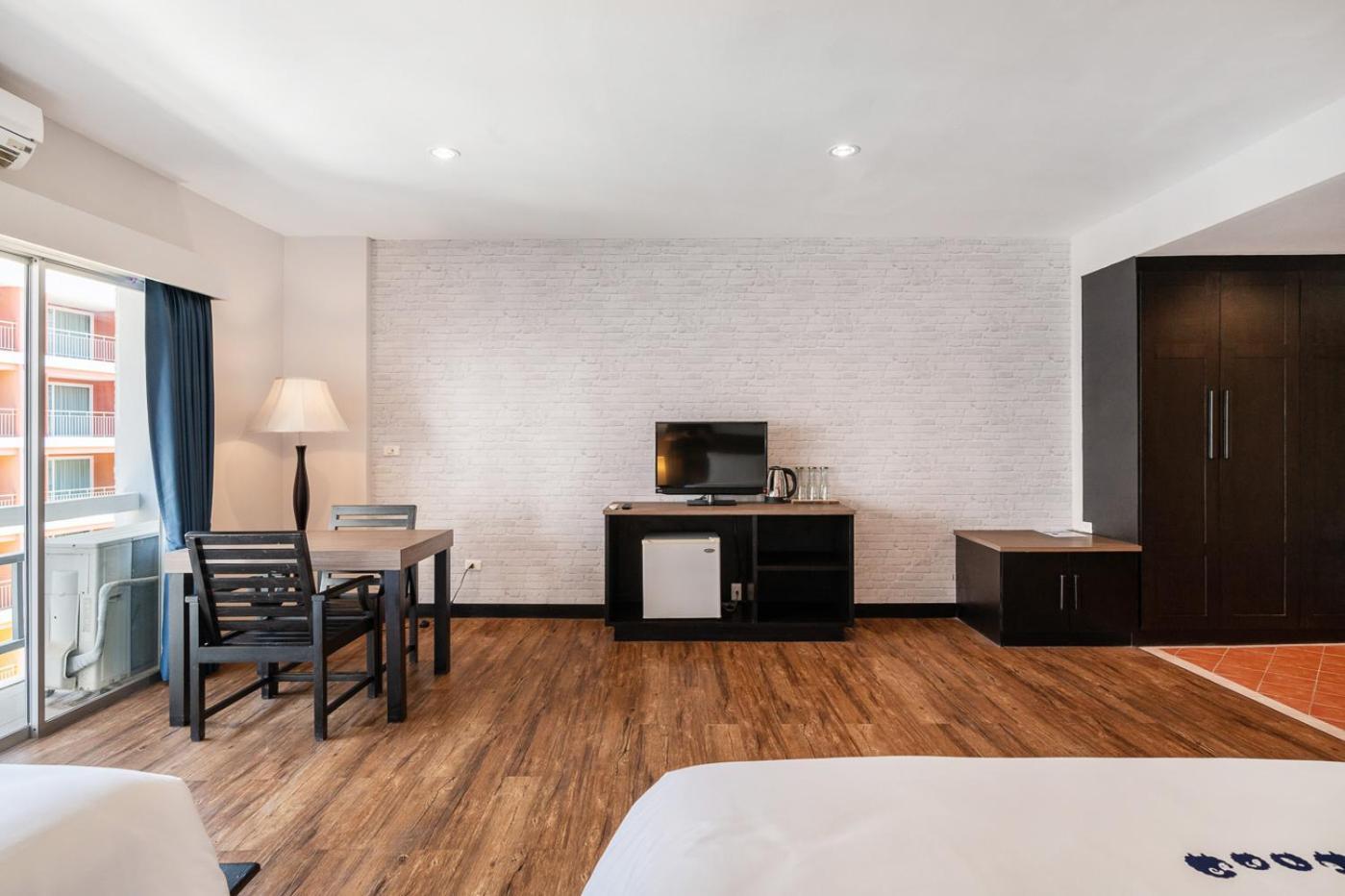 Kokotel Pattaya South Beach Habitación foto